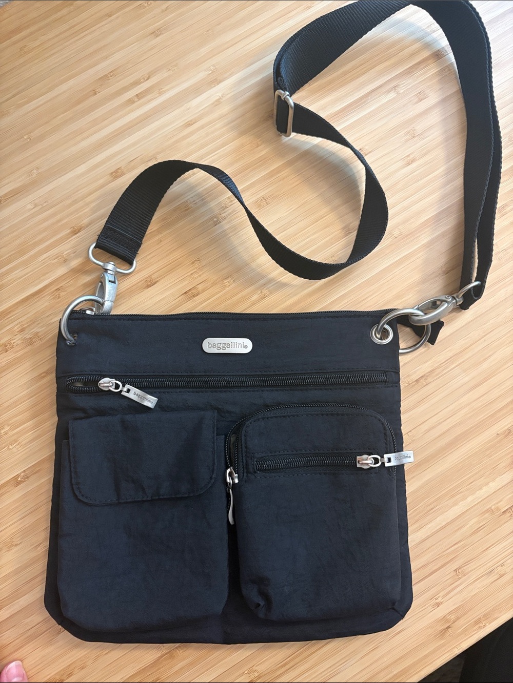 Baggallini Black Nylon Crossbody Messenger Bag/Purse
